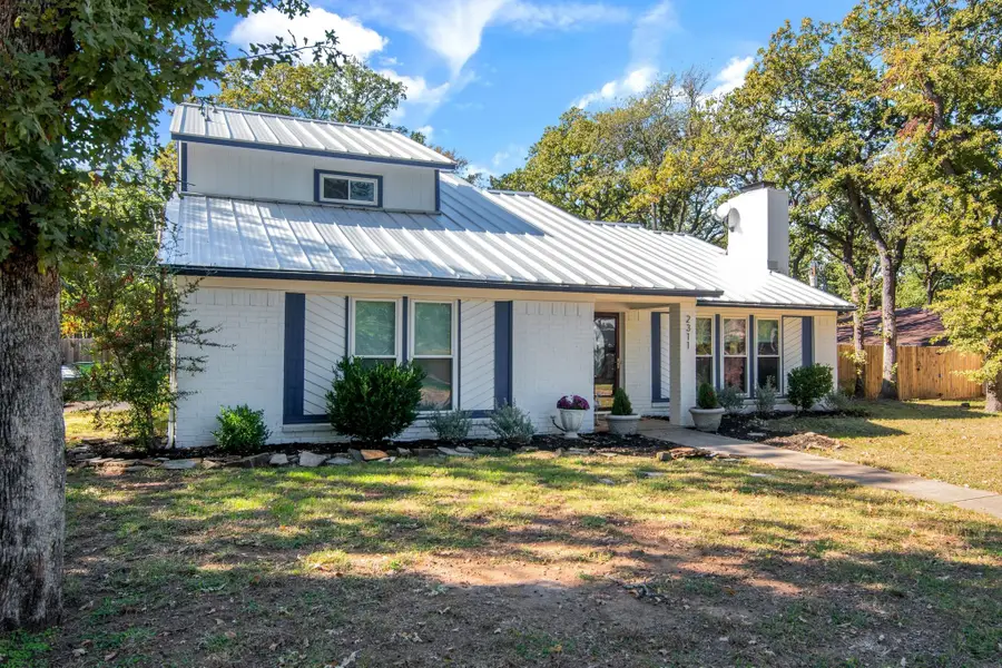 2311 Hummingbird Trail, Grapevine, TX 76051 - Image #2