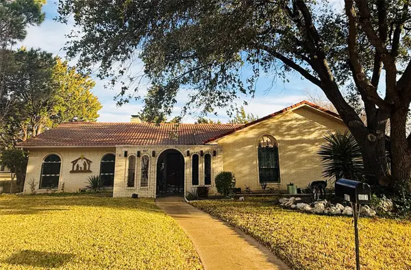 807 Middle Run, Duncanville, TX 75137