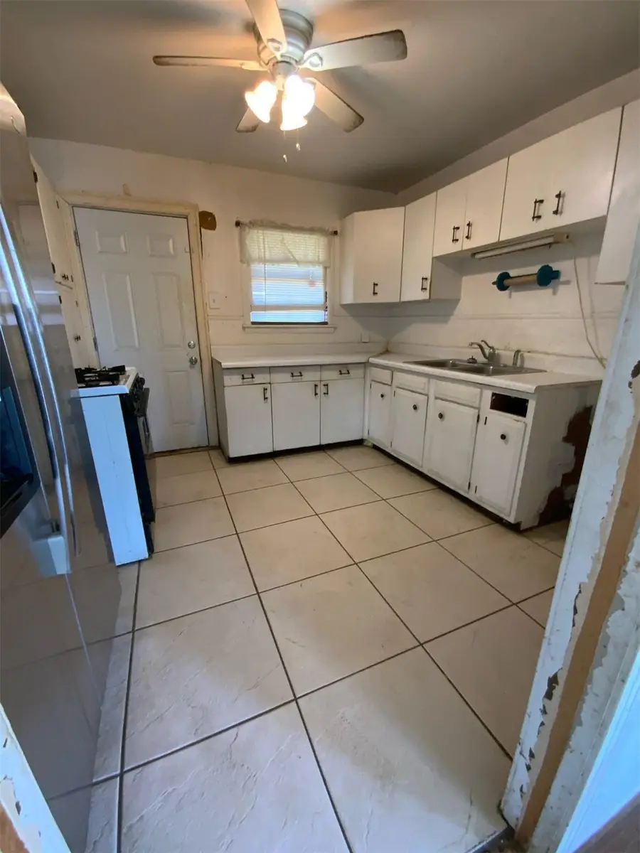 3913 Rufus Street, Fort Worth, TX 76119 - Image #3