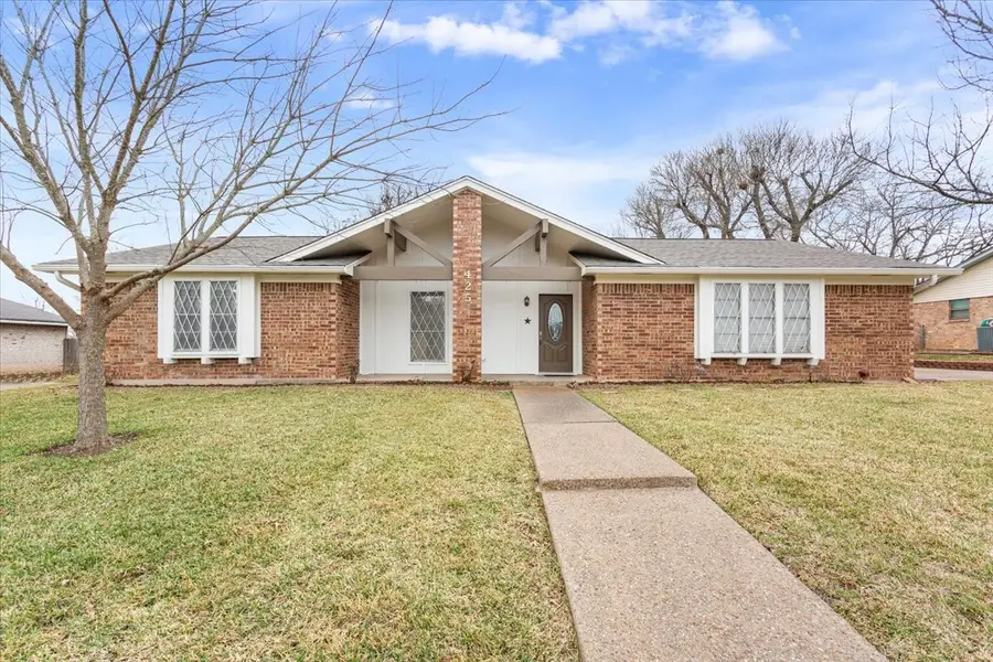 425 Lindenwood Lane W, Hewitt, TX 76643 - Image #3