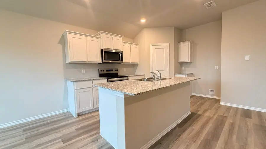 556 Arroyo Drive, Cleburne, TX 76033 - Image #3