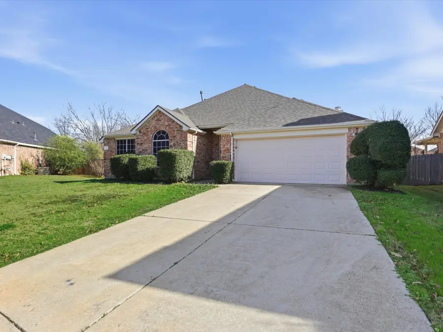 4 Willowstone Court, Mansfield, TX 76063 - Image #2