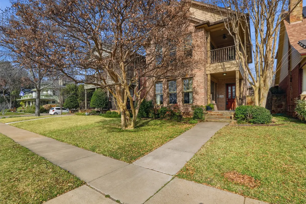 3732 Clarke Avenue, Fort Worth, TX 76107 - Image #1