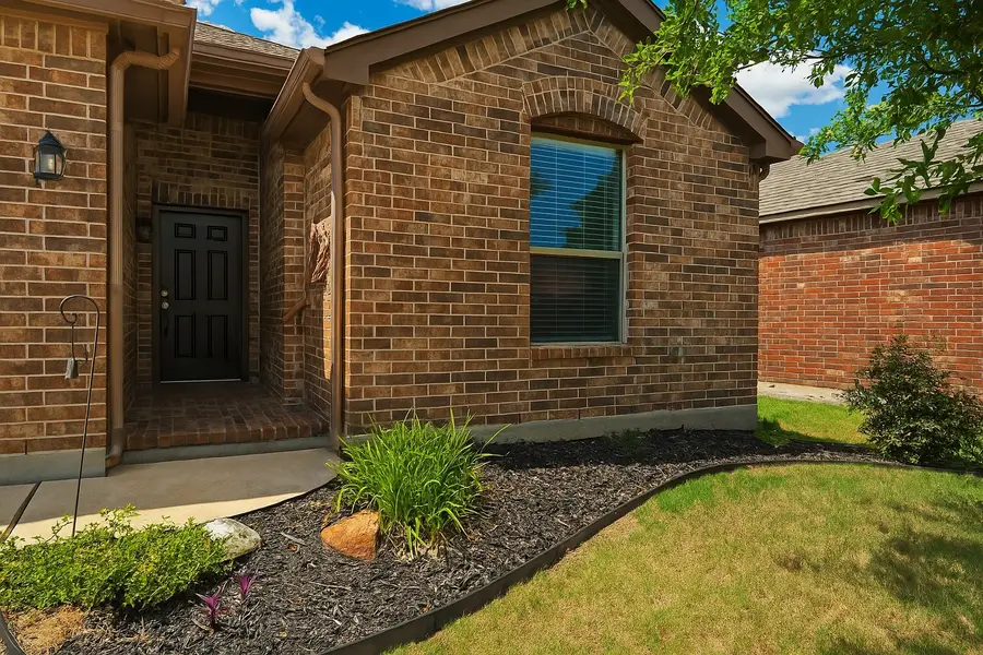 1037 Doe Meadow Drive, Fort Worth, TX 76028 - Image #2