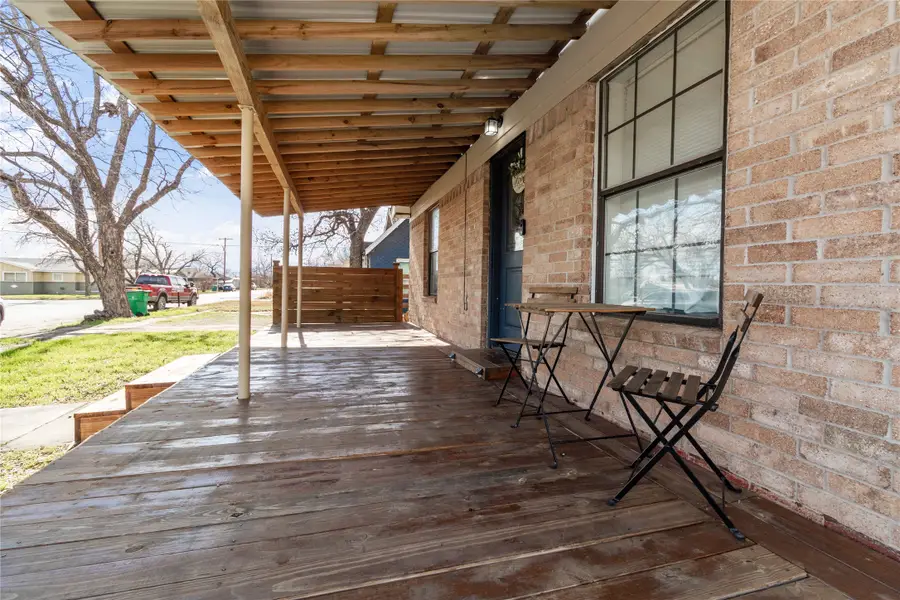 512 S Nueces Street, Coleman, TX 76834 - Image #2