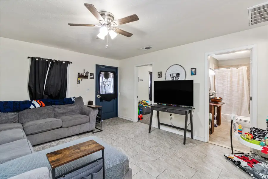 512 S Nueces Street, Coleman, TX 76834 - Image #3