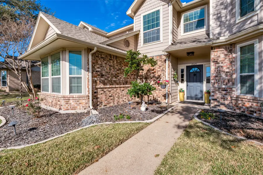 2025 Oakbluff Drive, Carrollton, TX 75007 - Image #2