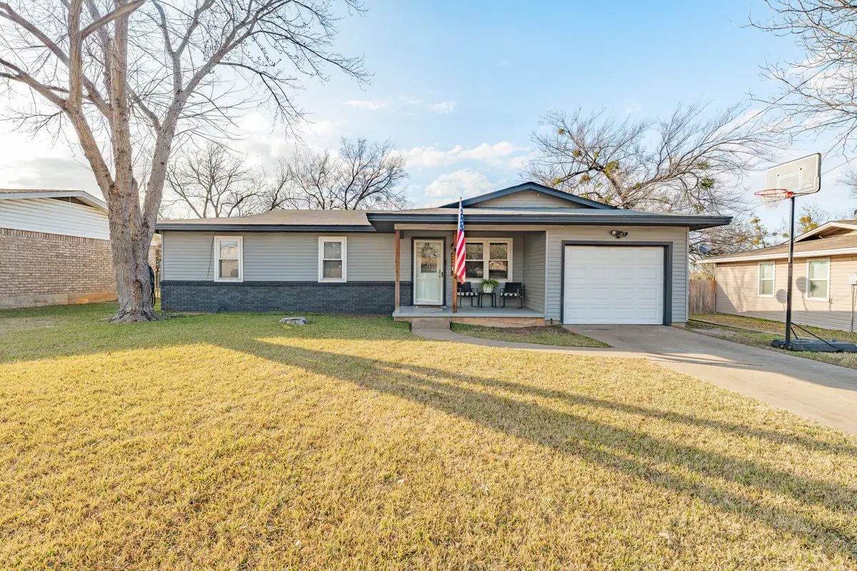 220 Davis, Stephenville, TX 76401 - Image #1