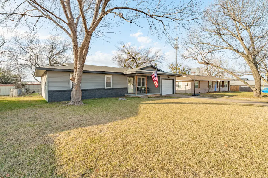 220 Davis, Stephenville, TX 76401 - Image #2