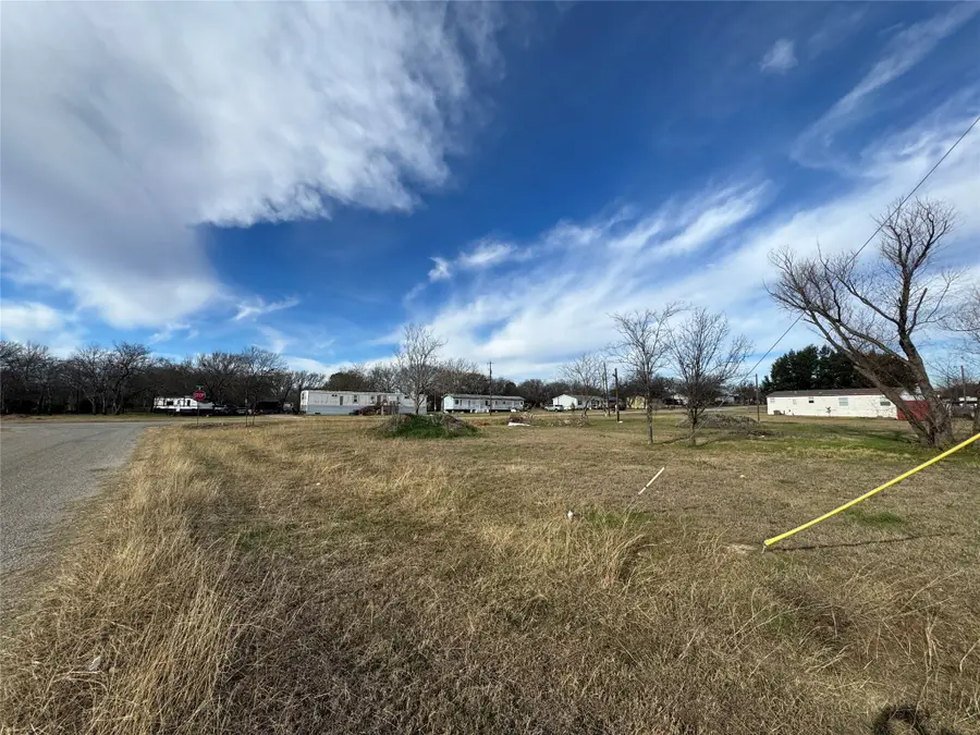 2409 Hickory Lane, Burleson, TX 76028 - Image #3