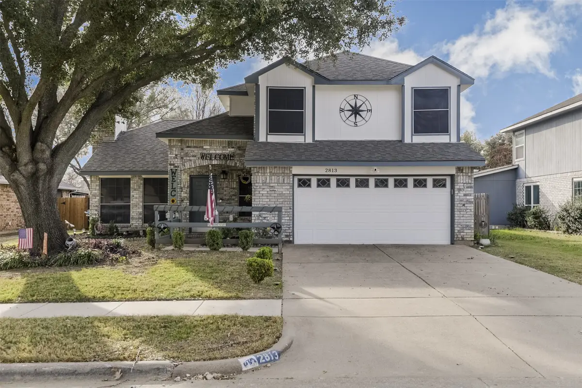 2813 White Oak Drive, Grand Prairie, TX 75052 - Image #1