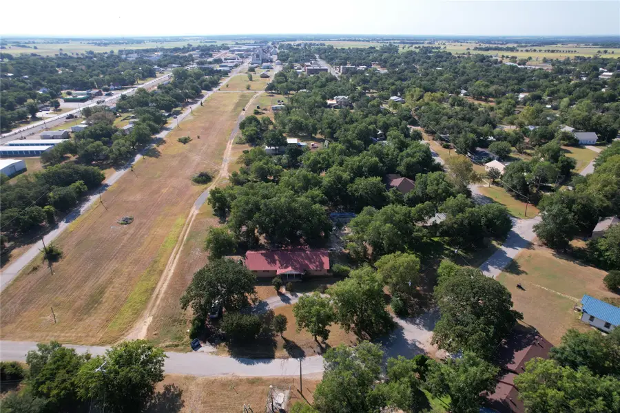 118 N Crescent Street, Gorman, TX 76454 - #2
