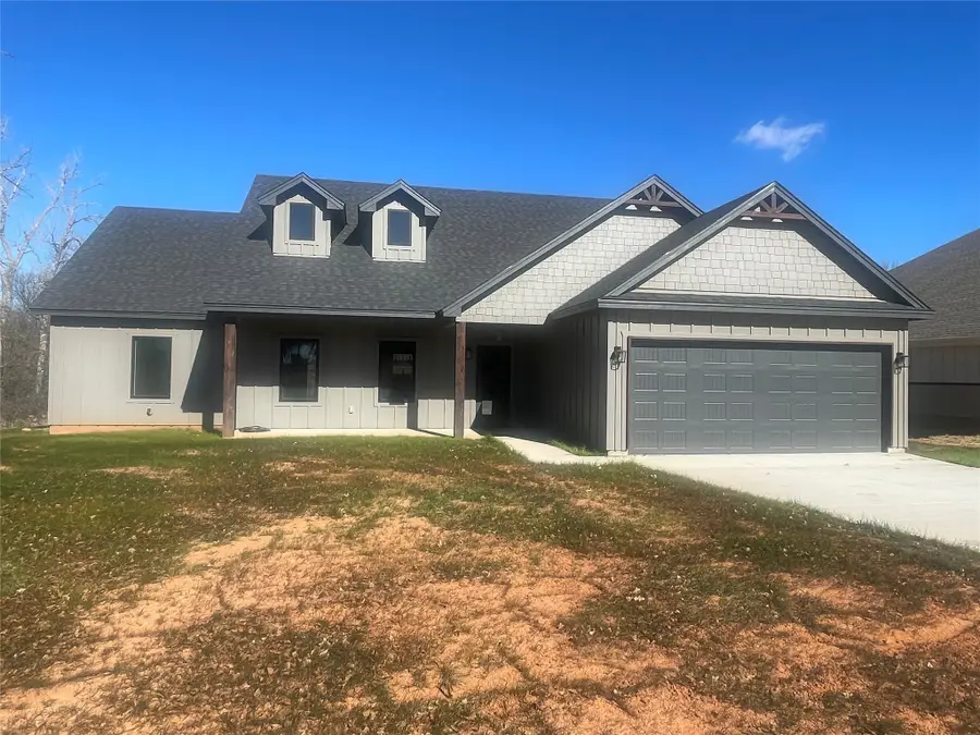 1007 Westwood Drive, Graham, TX 76450 - Image #2