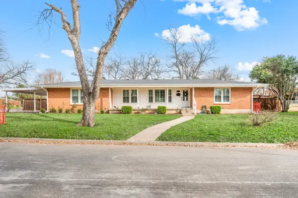 2900 Spruce Park Drive, Richland Hills, TX 76118