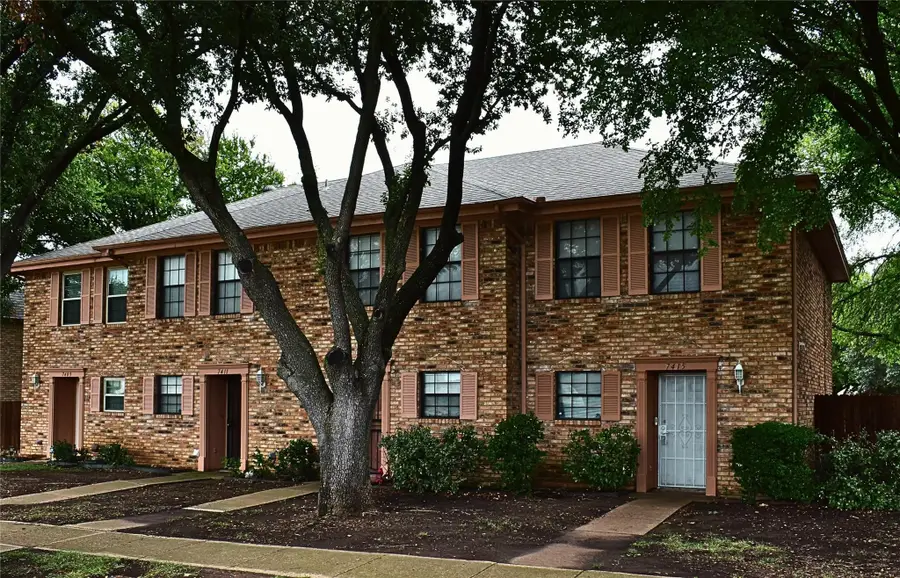 7415 Kingswood Drive, Fort Worth, TX 76133 - Image #3