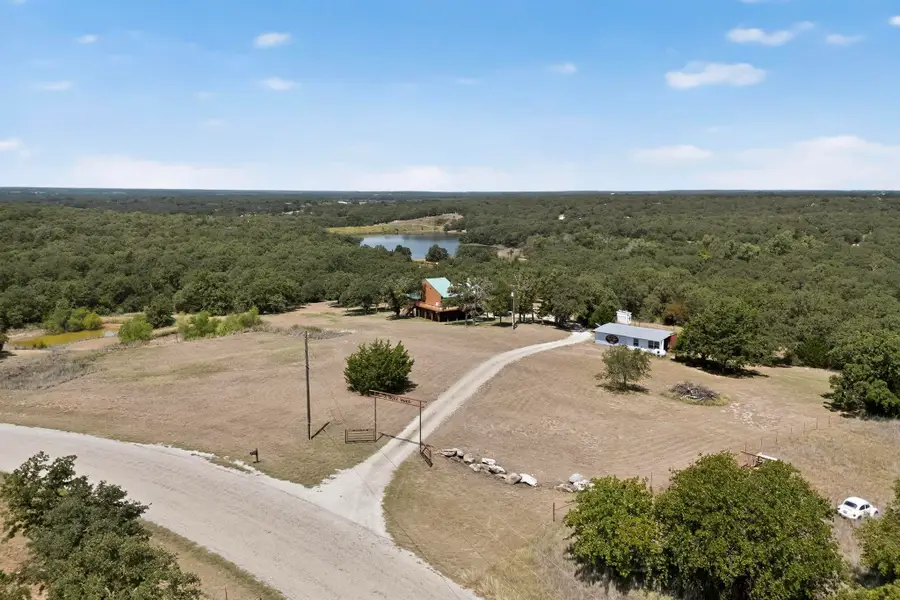 438 Jay Kelley Lane, Sunset, TX 76270 - Image #2