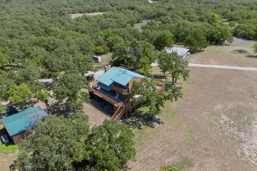 438 Jay Kelley Lane, Sunset, TX 76270 - Image #3