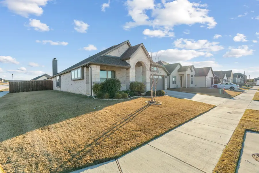 701 Bass Lake Lane, Cleburne, TX 76033 - Image #2