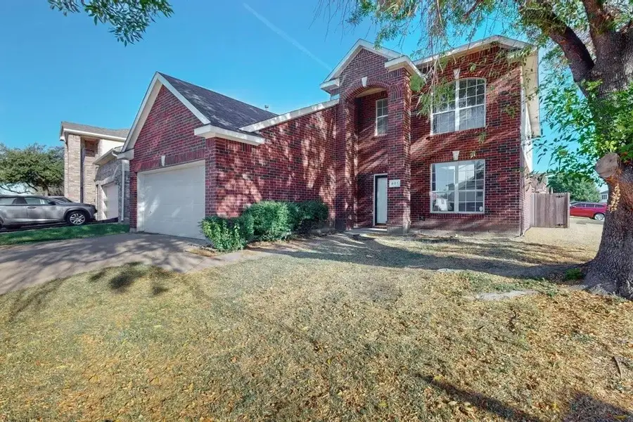 801 Gillon Drive, Arlington, TX 76001 - Image #2