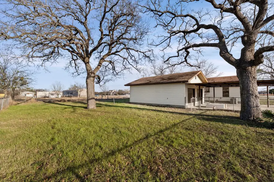 1127 Leroy Parkway, Elm Mott, TX 76640 - Image #2