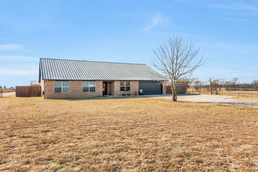 2366 County Road 1370, Alvord, TX 76225 - Image #3
