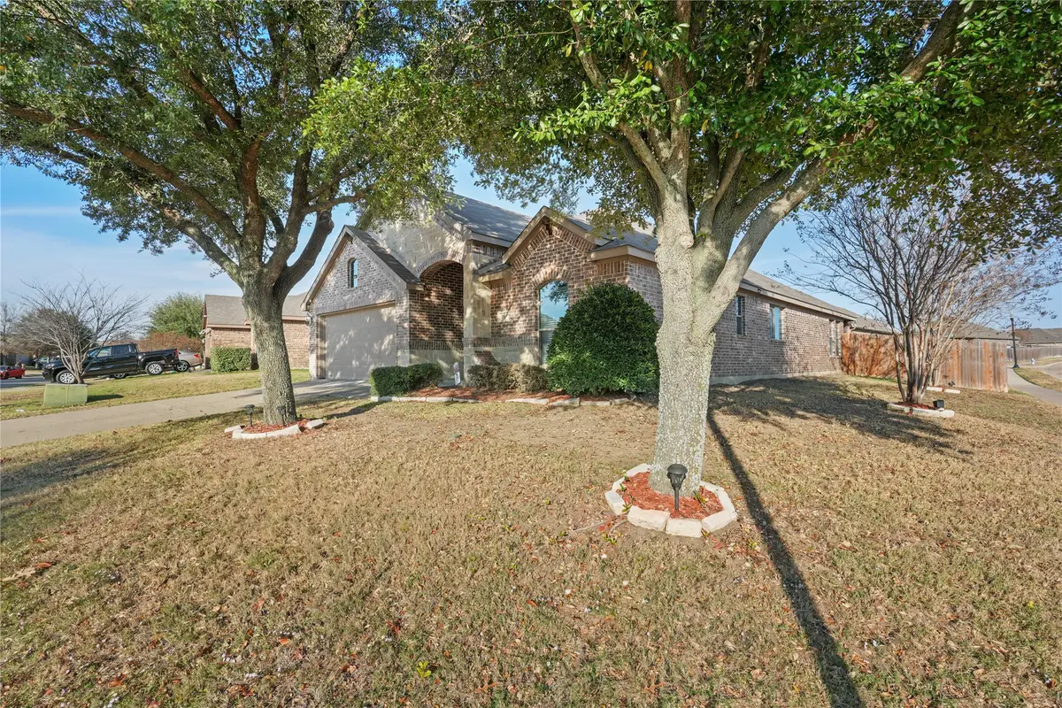 200 Chimney Rock Drive, Waxahachie, TX 75167 - Image #1
