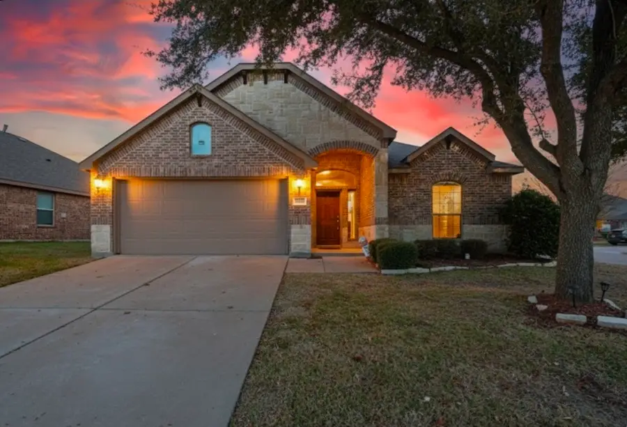 200 Chimney Rock Drive, Waxahachie, TX 75167 - Image #2