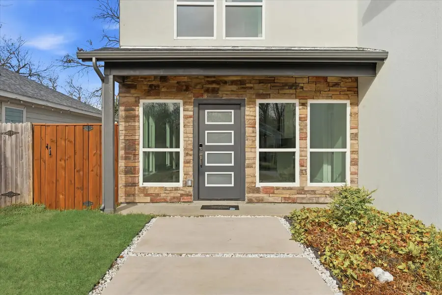 2417 Felton Court, Dallas, TX 75215 - Image #3