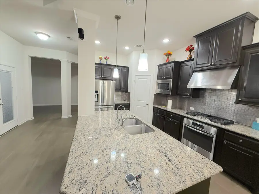 6683 Deleon Street, Irving, TX 75039 - Image #3