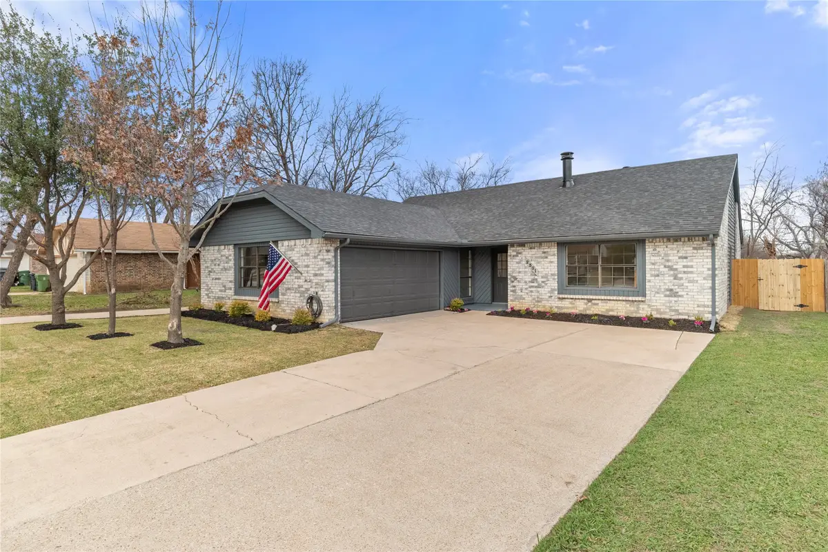 2301 Sharpshire Lane, Arlington, TX 76014 - Image #1
