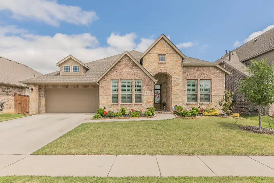 1076 Fleetwood Drive, Justin, TX 76247 - Image #3
