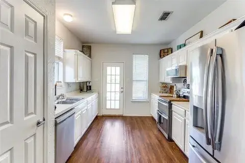 125 Timber Cross Court, Azle, TX 76020 - Image #2