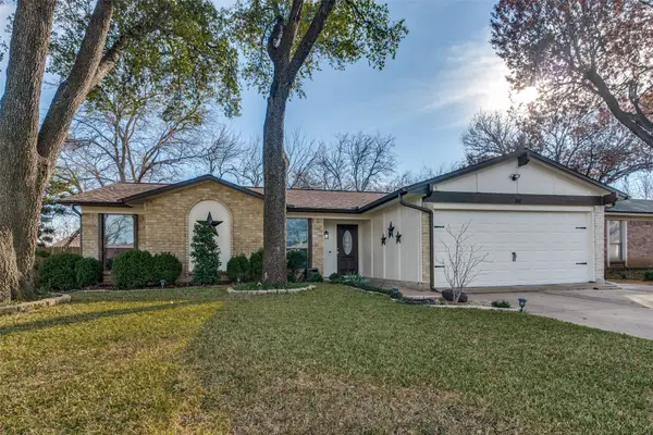 210 Blair Lane, Arlington, TX 76014