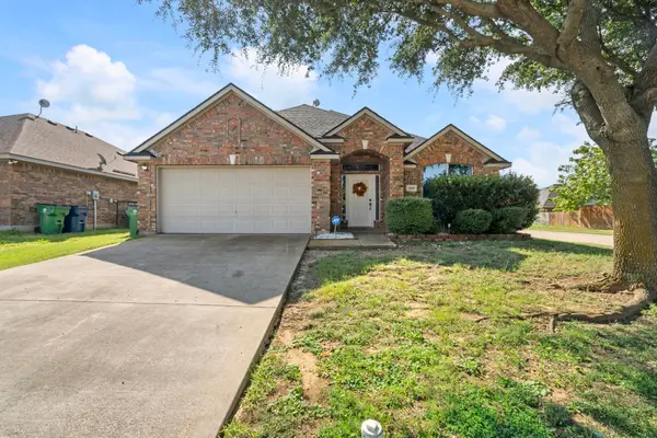 200 Valley View Drive, Waxahachie, TX 75167