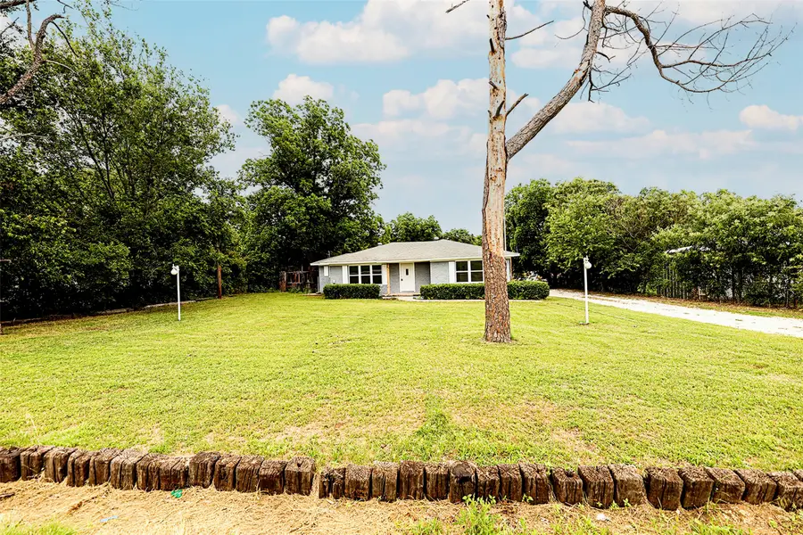 190 Trail Drive, Bowie, TX 76230 - Image #3