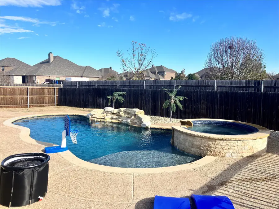 1016 Steamboat Drive, Hewitt, TX 76643 - Image #2