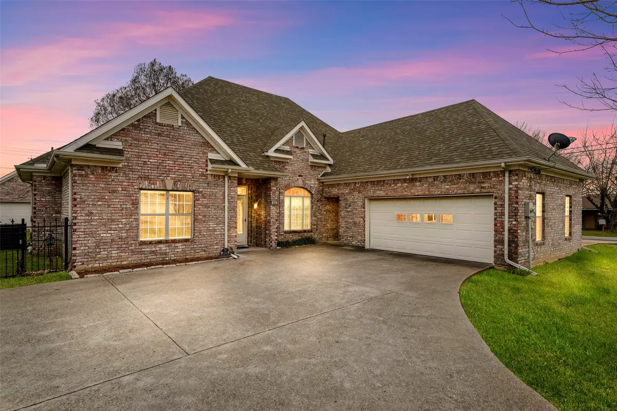 301 N Elm, Quinlan, TX 75474 - Image #1