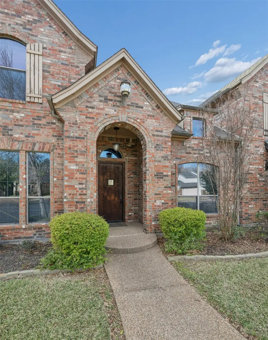 2221 Farrington Lane, Hurst, TX 76054 - Image #2