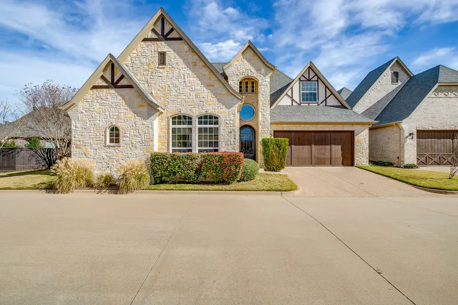 2414 Vineyard Drive, Granbury, TX 76048 - Image #2