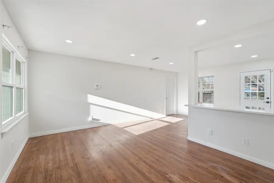 10833 Ruth Ann Drive, Dallas, TX 75228 - Image #3