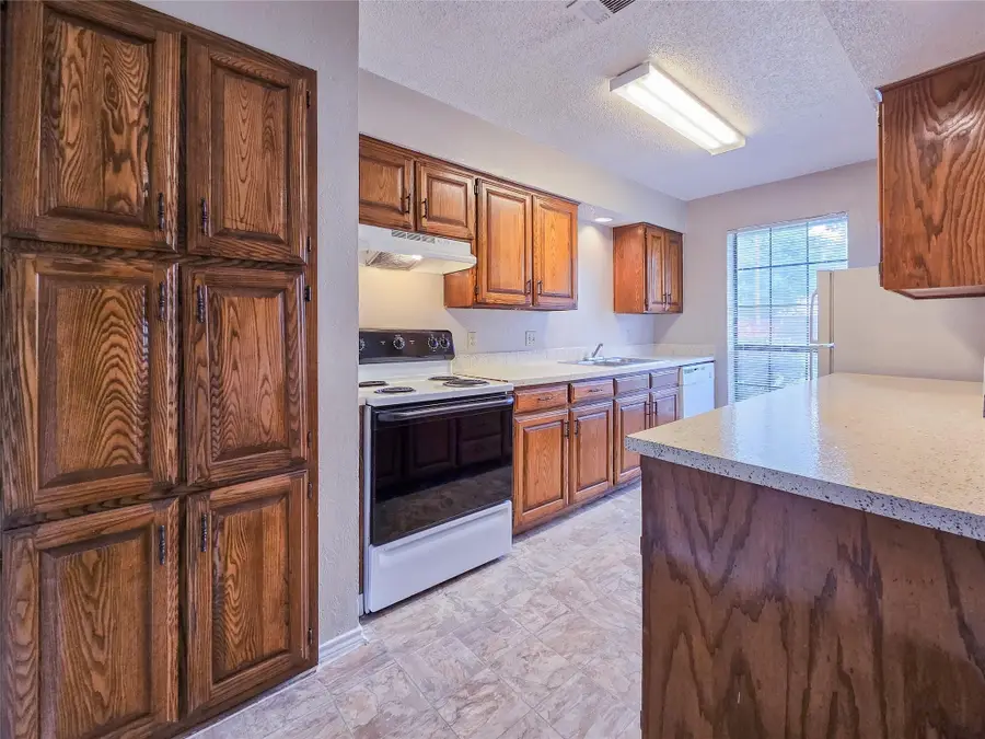 3122 Conflans Road #3, Irving, TX 75061 - Image #3