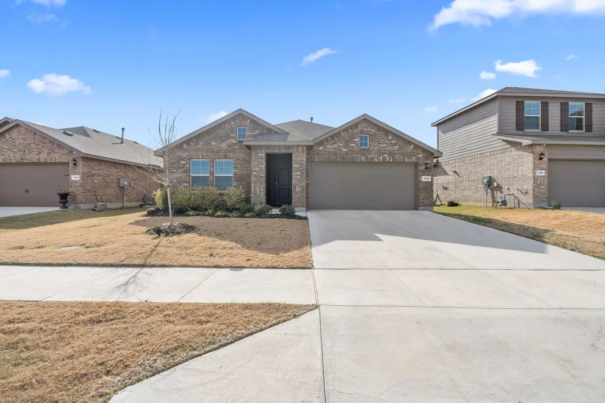 709 Mount Vista Lane, Fort Worth, TX 76131 - Image #1