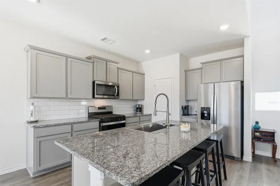 9816 Daisy Mae Lane, Aubrey, TX 76227 - Image #2