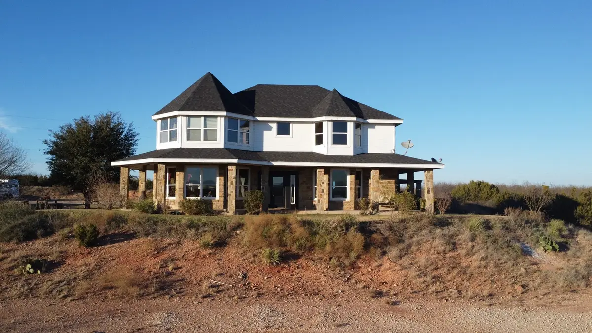 525 County Road 310, Tye, TX 79563 - Image #1