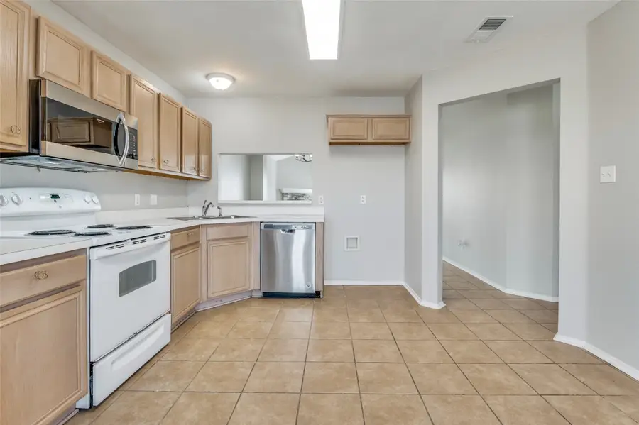 800 Ponselle Drive, Arlington, TX 76001 - #3