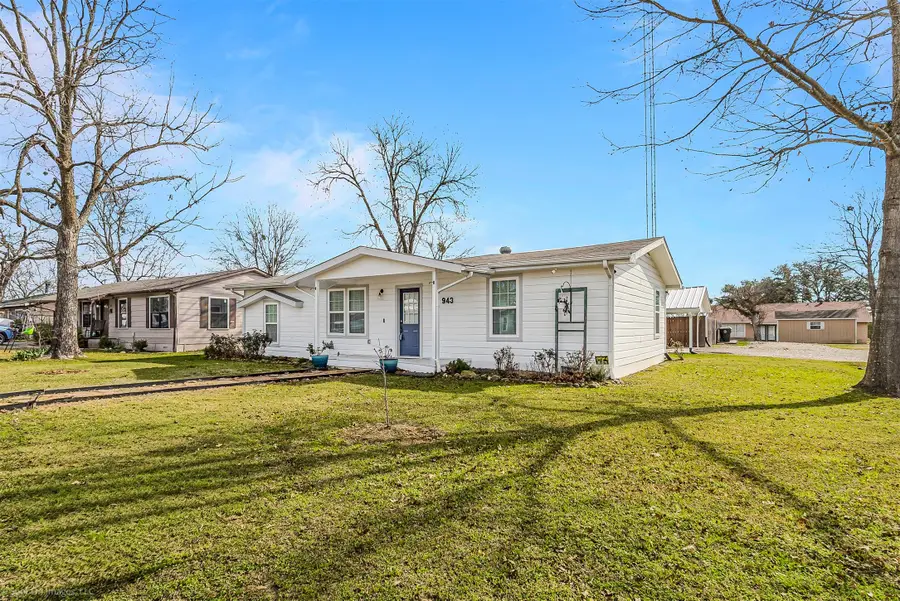 943 Gibbard Avenue, Wills Point, TX 75169 - Image #2