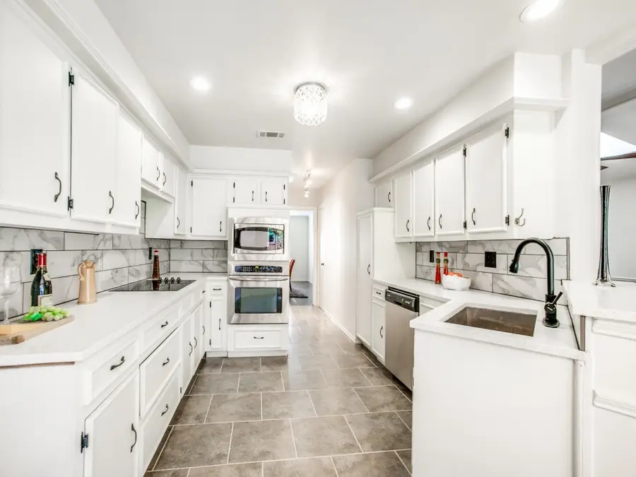 10620 Sandpiper Lane, Dallas, TX 75230 - Image #2