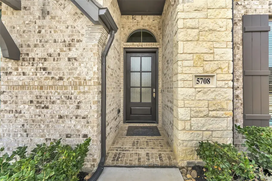 5708 Lake Jackson Drive, Fort Worth, TX 76126 - Image #3