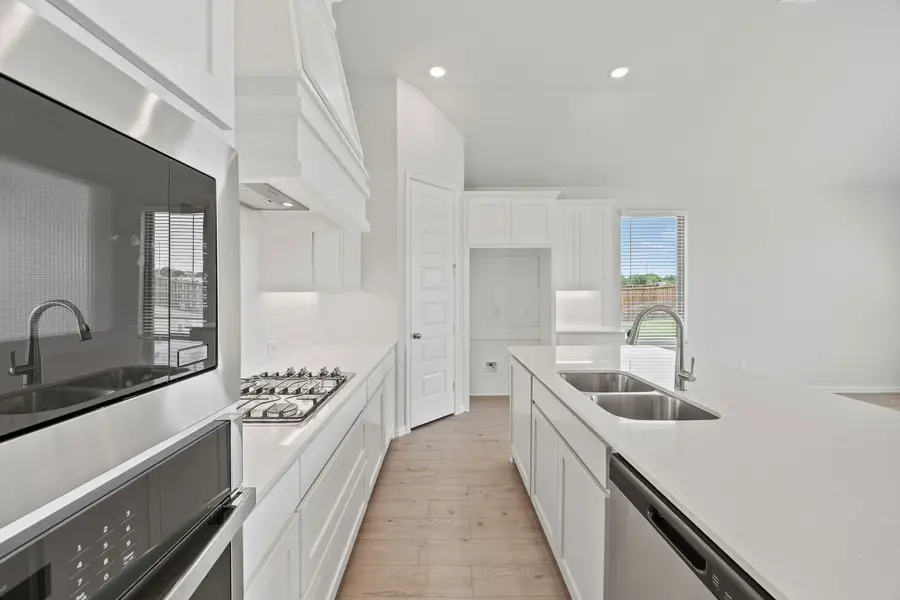 718 Tinsley Meadows Drive, Van Alstyne, TX 75495 - Image #2