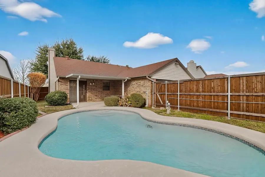 3836 O B Crowe Drive, Dallas, TX 75227 - Image #2